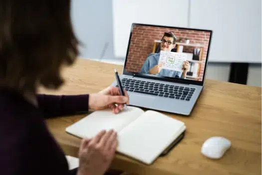 Formation pour devenir secrétaire médicale